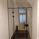 Ogledala i stakleni namještaj: transformirajte svoj prostor s staklarnom Damiš